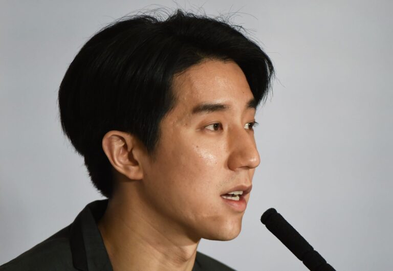 成龍兒子房祖名傳中招「封殺令」 新片零宣傳