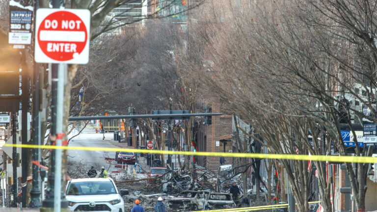 納什維爾聖誕爆炸案現場警察：上帝告訴我轉身