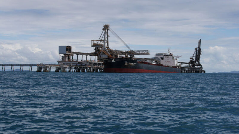 中共禁澳煤 波及千名船員受困海上數月