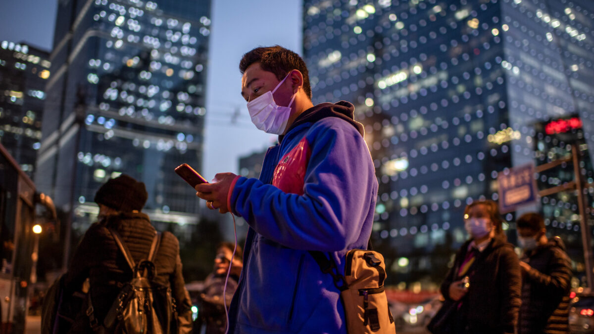 【禁闻】透支消费恶循环 中国近半年轻人负债