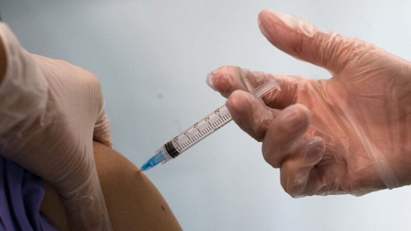 福克斯主播：社媒审查疫苗言论 取消“错误信息”