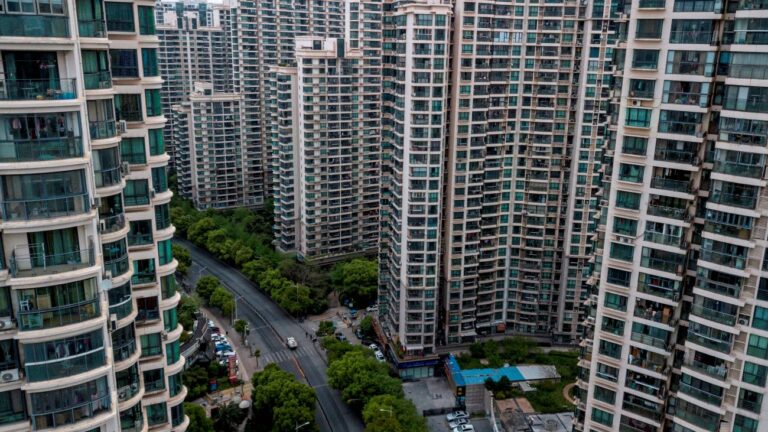 房價腰斬生意慘淡 上海人快扛不住了