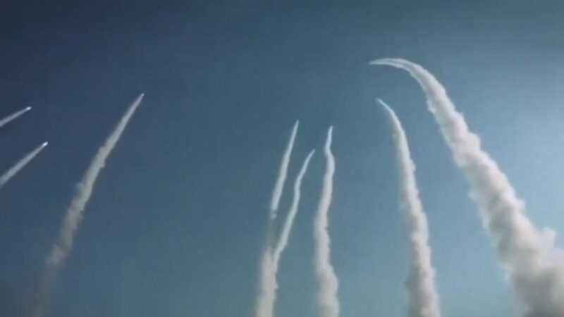 伊朗軍演大量飛彈齊射 美再祭制裁含中國等7企業