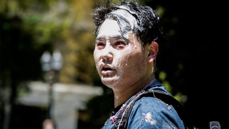 一再受到死亡威脅 報導「安提法」記者逃離美國