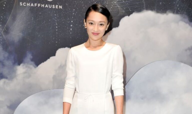 周迅離婚後亮相節目 鼻樑受傷真相笑翻全場