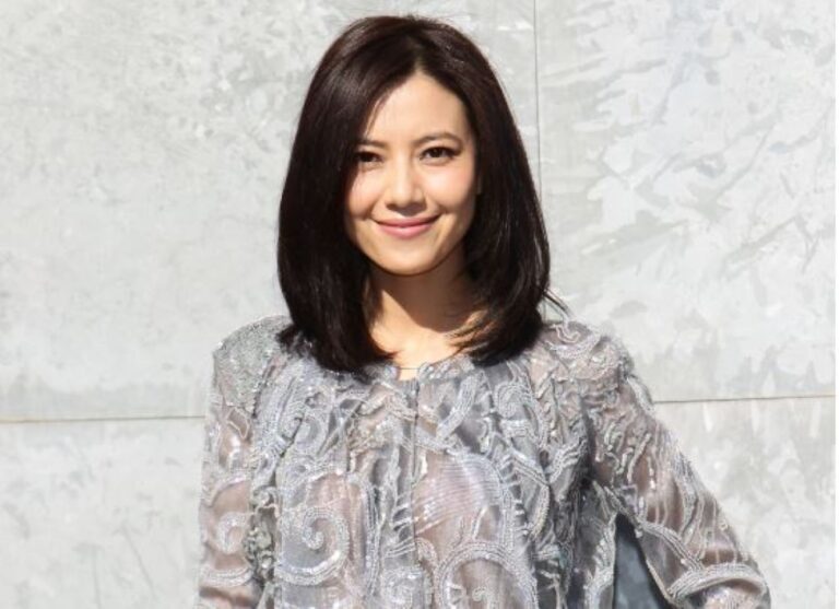 高圓圓常年穿件雨衣下廚 背後原因令人感佩