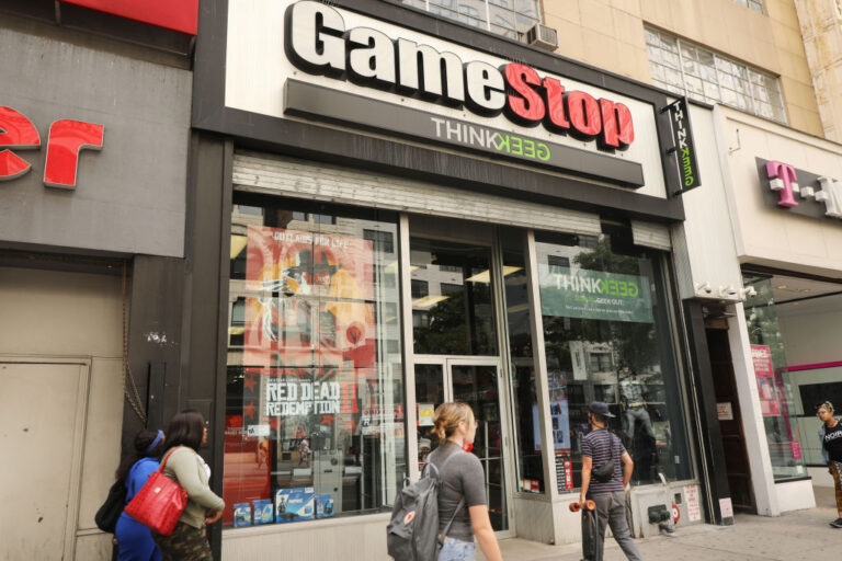 散户聯手對抗華爾街 GameStop股價狂飆背後