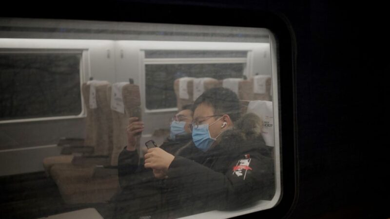 中国疫情风险区增至73个 “抗疫史诗”变味