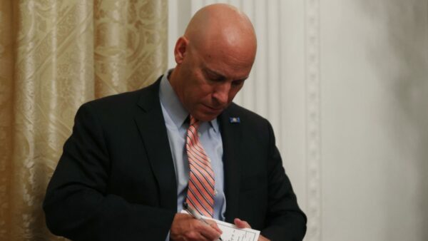 冲击国会事件后彭斯幕僚长被白宫拒入 马克 肖特 新唐人中文电视台在线