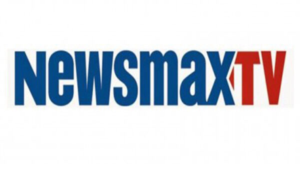 回击CNN要求下架 Newsmax指控其双重标准