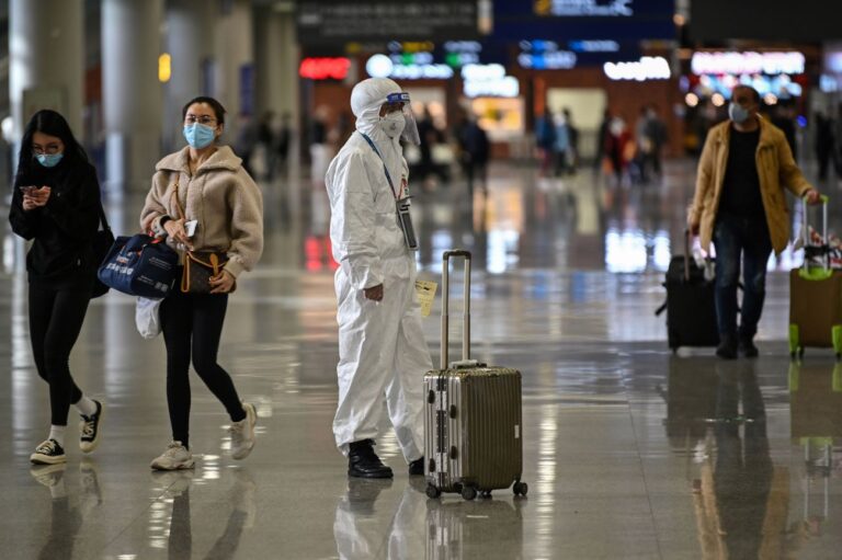 上海機場股價連崩3日 市值蒸發380億元