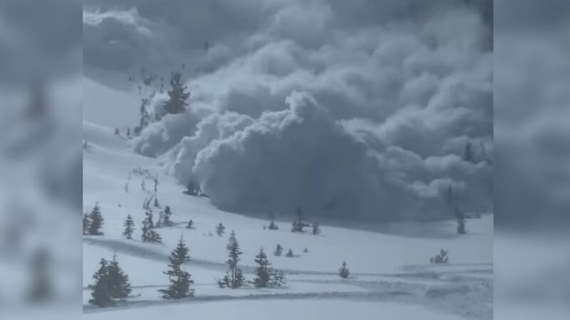 雪崩來襲 猶他州滑雪客拍到自己遭活埋瞬間
