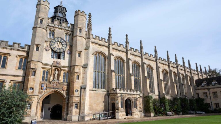 涉向中共轉移軍事技術 英多所大學逾200學者遭調查