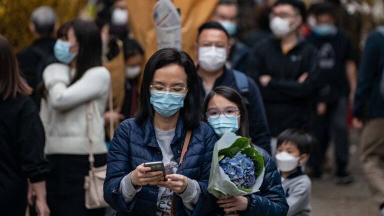 港府強推中國疫苗 預撥10億基金準備賠償接種者