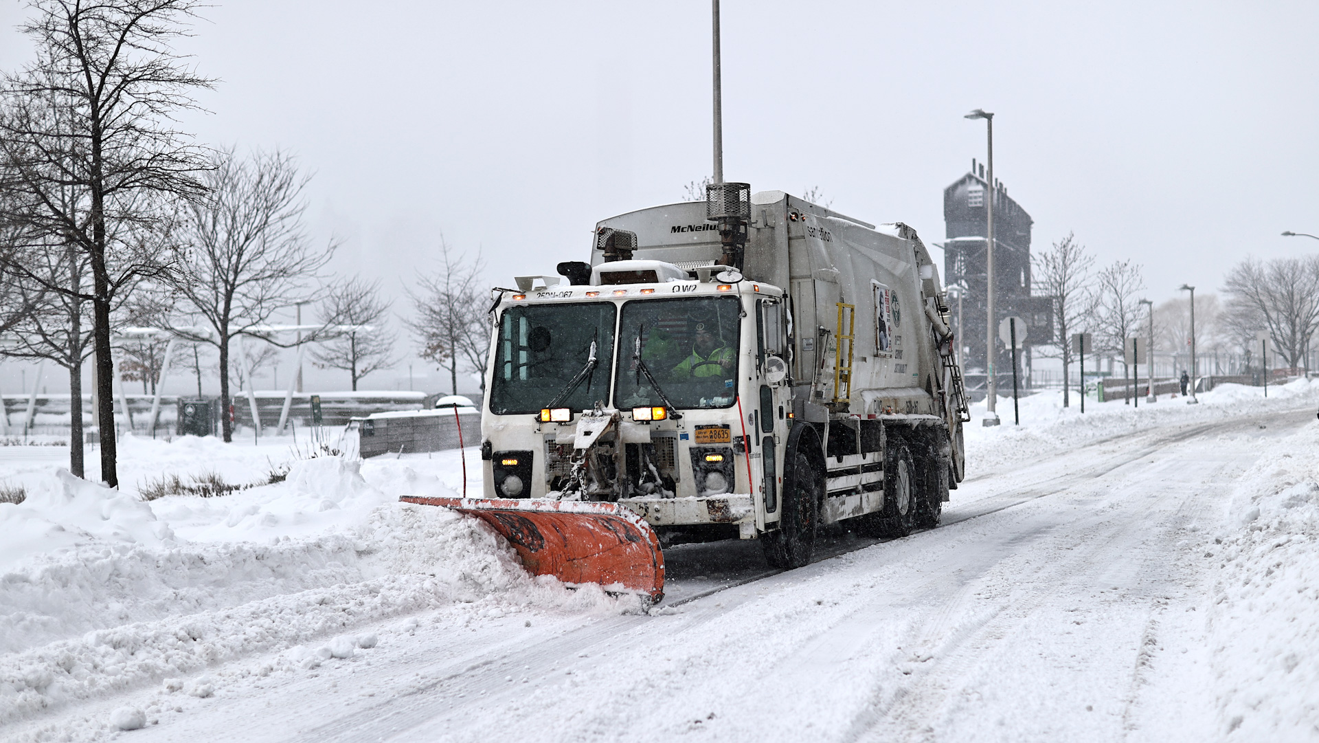 年度最強冬季風暴襲擊美東紐約緊急狀態降雪達2英尺 新唐人中文電視台在線