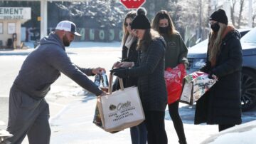 暴风雪灾情惨重 拜登宣布德州“重大灾难状态”