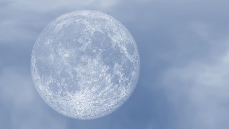 俄太空人拍到奇观：月亮变扁平 缓缓消失