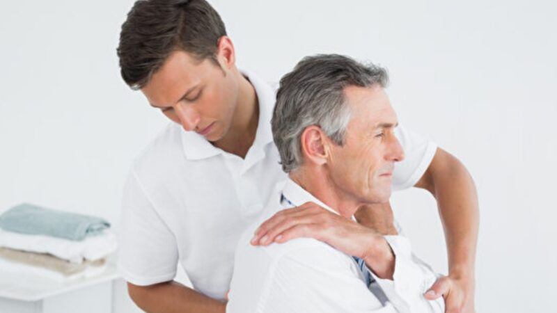 研究发现：整脊治疗可更好缓解背痛