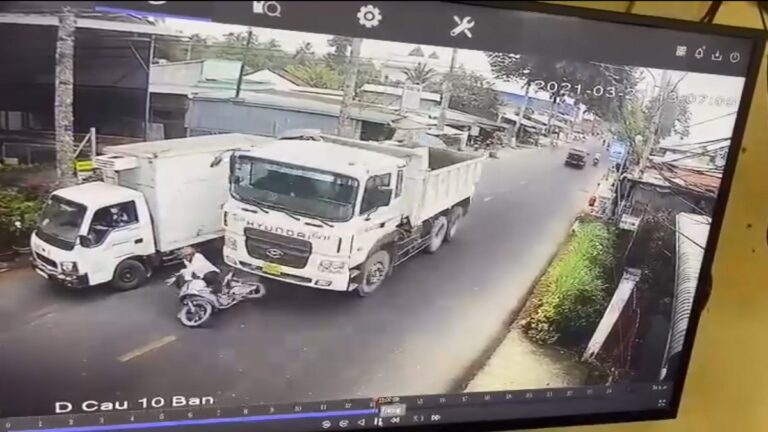 夾縫超車失重心 越南騎士遭砂石車輾斃(視頻)