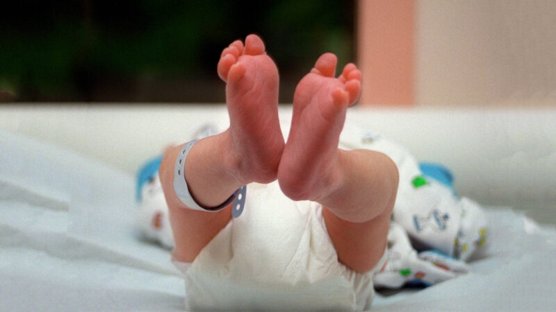 已知首例 美国妈妈产下带中共病毒抗体婴儿