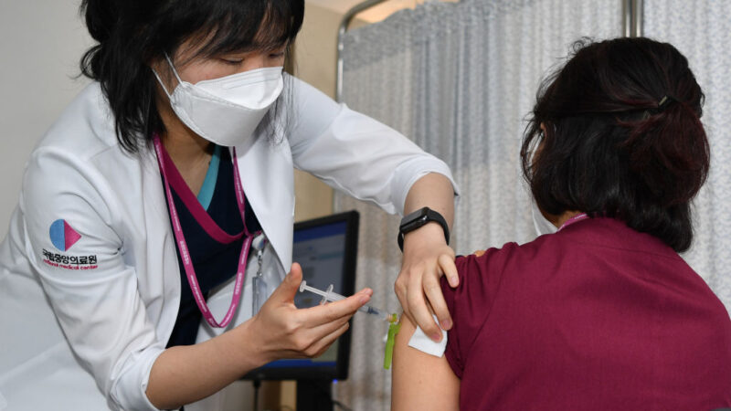 韓國接種疫苗 累計4851例不良反應 11例死亡案例
