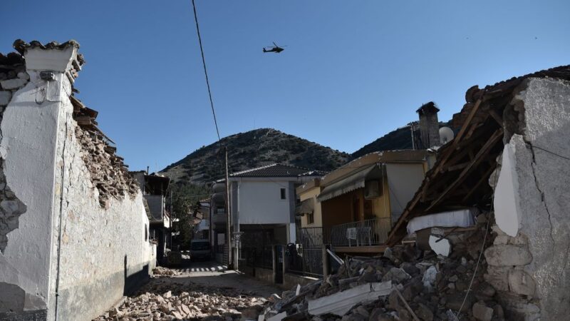 希腊6.3强震 百栋建物受损 民众千钧一发逃生