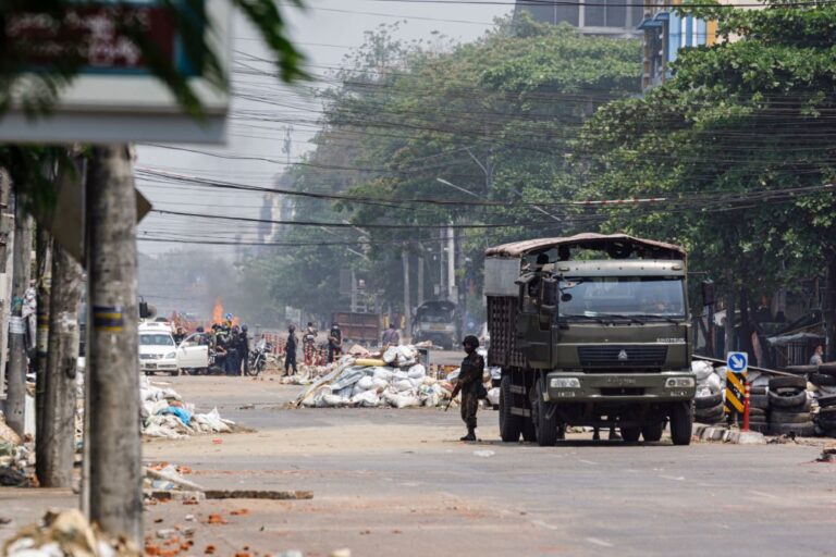 圍觀獵殺平民 緬甸軍警爆歡呼(視頻)