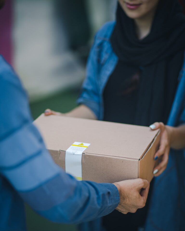 來自中國神秘包裹 加國男收到三頭鴨標本