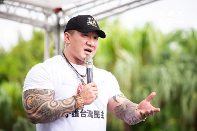 台鐵脫軌事故死傷慘重 網紅館長捐250萬