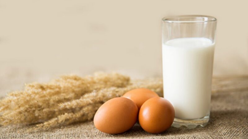 睡覺抽筋是缺鈣？2秘訣補鈣 比單喝牛奶更有效