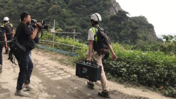 太魯閣號事故 找到肇事卡車行車紀錄器 還有遺體卡在車廂