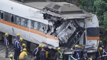 太魯閣號車箱拉出如廢鐵 監視器拍到李義祥疑載廢輪胎