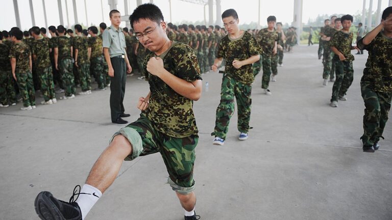 中共推動退伍軍人到中小學任教 被指「培養炮灰」