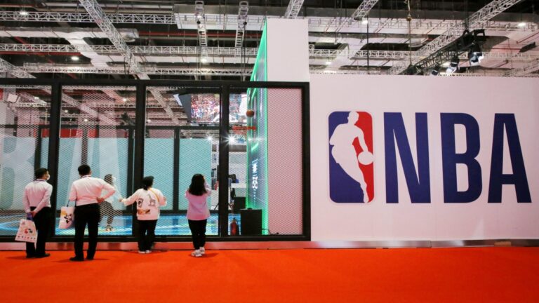 【今日點擊】NBA因提倡「黑人命貴」歷史性衰敗