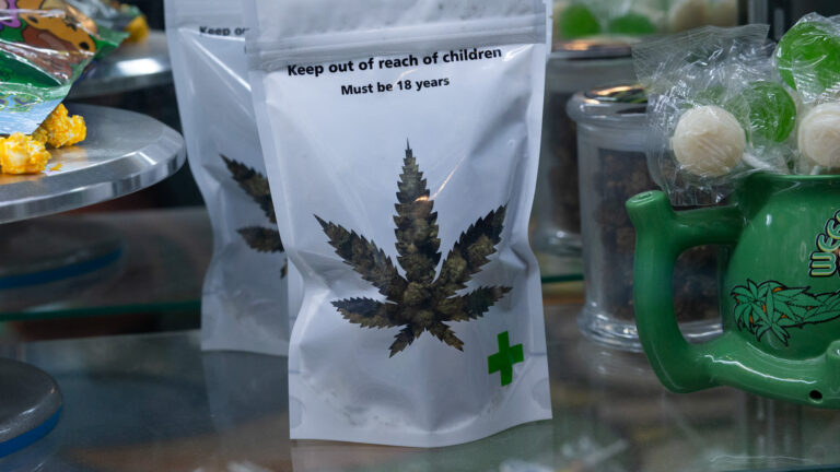 紐約州娛樂大麻合法化 對申請綠卡入籍有何影響？