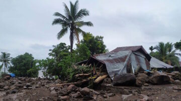 印尼发生洪水和山体滑坡 至少113人丧生