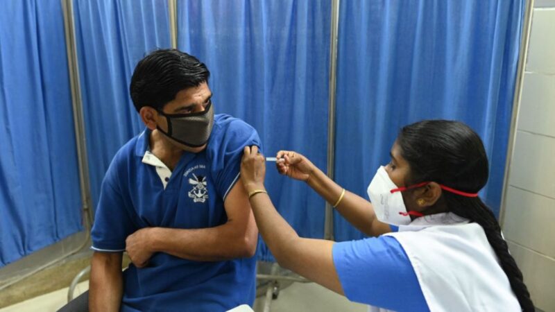 已接种两剂疫苗 印度一医院37名医生仍感染