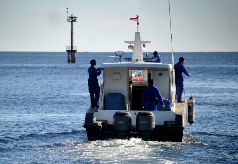 印尼載53人潛艦 峇里島外海失聯
