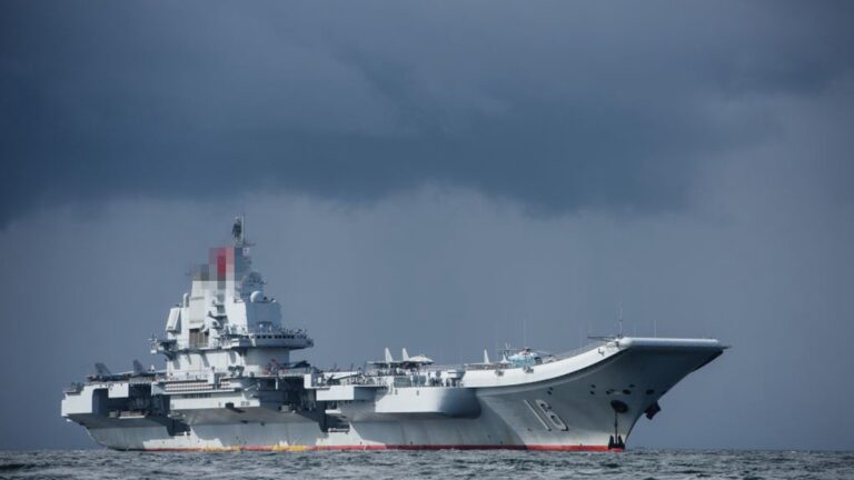 專家：遼寧艦若與美航母交戰 就象「侏儒遇上巨人」