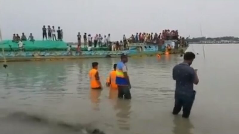 孟加拉快艇撞砂石船 釀至少26人喪命
