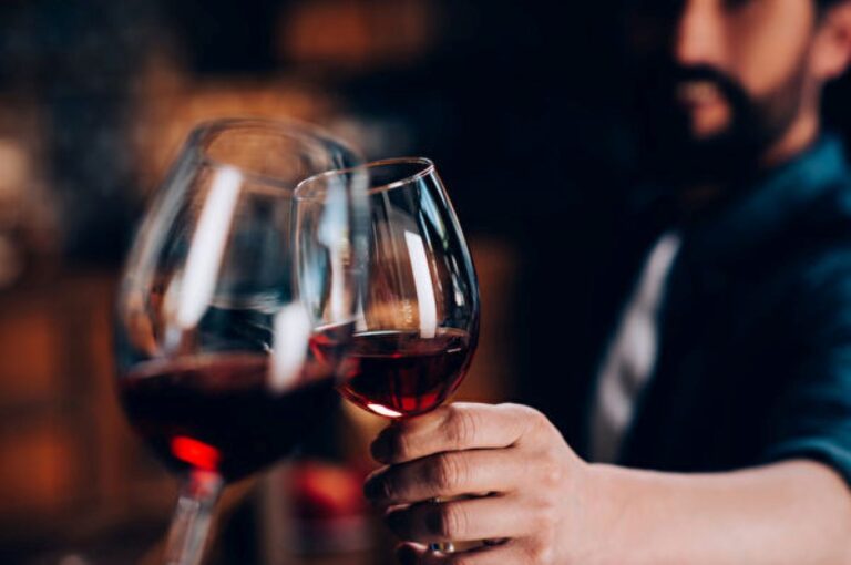 研究：任何一點酒精都會傷害大腦