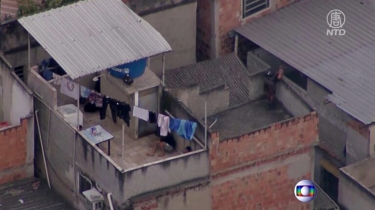 巴西里約熱內盧警匪槍戰 至少25人死亡
