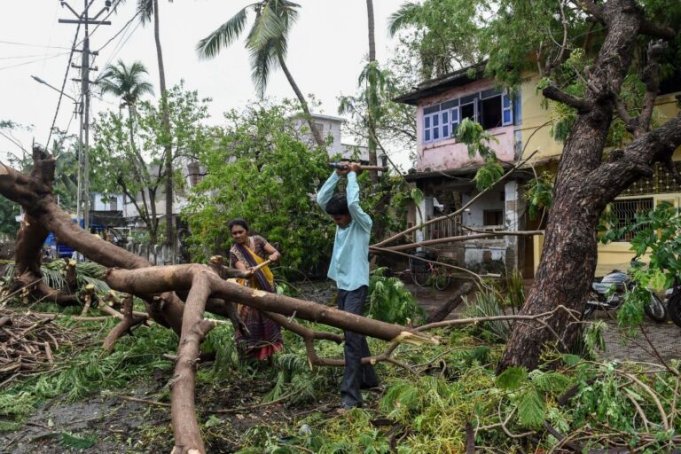 強烈氣旋挾帶強風豪雨 印度增至91死近50人失蹤