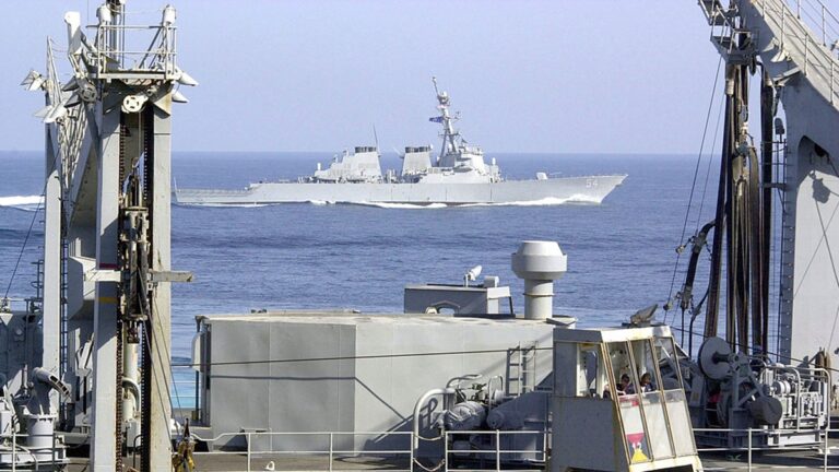 美艦大陣仗高調穿越台海 中共跳腳反對