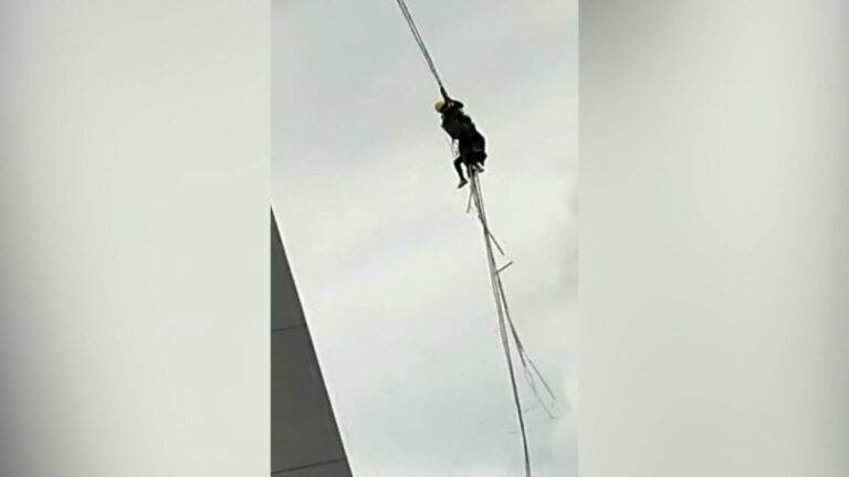 驚魂一幕！廣西兩工人被狂風吹向天空(視頻)