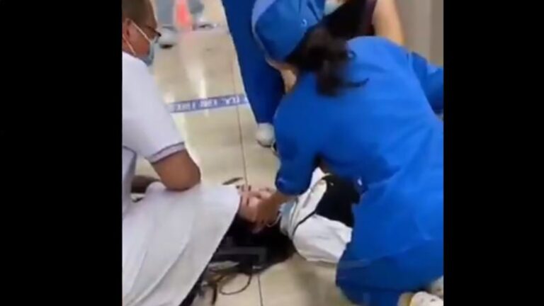 廣州瘋狂搶打疫苗 一女子當場倒地昏迷(視頻)
