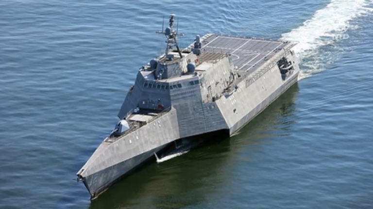 錄像驚爆: 9個UFO圍住美軍濱海戰鬥艦