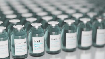 Covid-19疫苗開放嬰幼兒接種 CDC專家承認對新變種無知