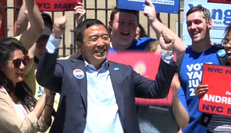 選戰進入最後一週 楊安澤投票嗆聲亞當斯