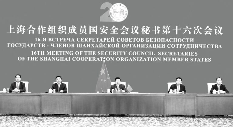 詭異！董經緯陪趙克志開會 官方發「露面」照